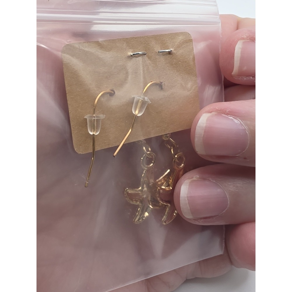 White Starfish Goldtone Drop/dangle Earrings - Picture 2 of 2